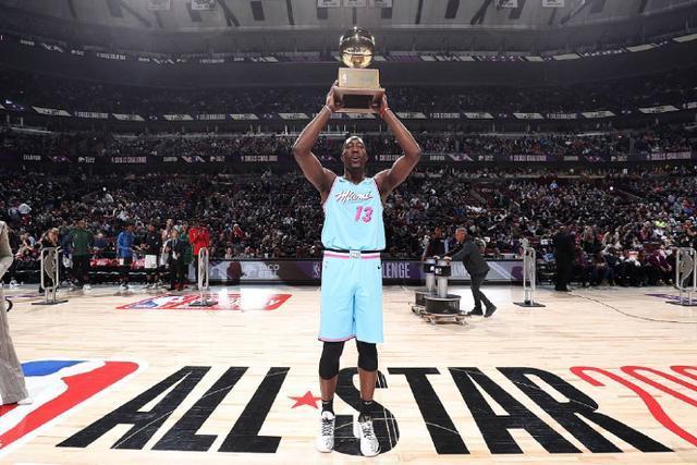 上海男篮官宣续约刘铮 上赛季荣膺本土抢断王